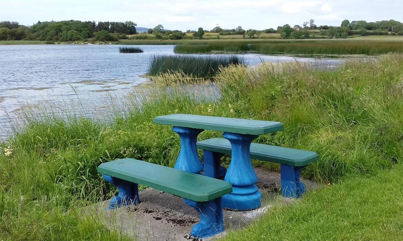 Corofin Lake Cottages Экстерьер фото